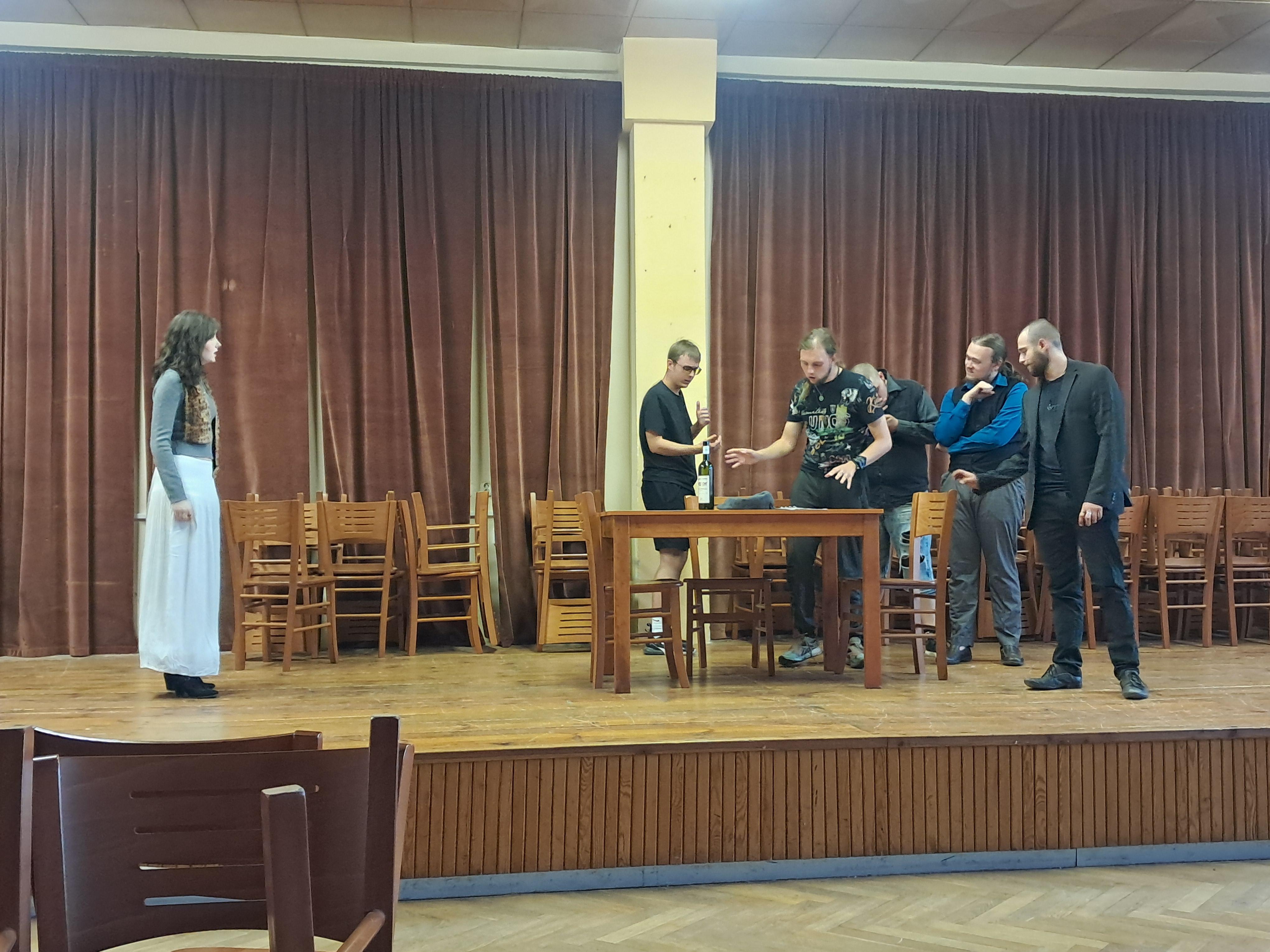 Budka na Fox street – divadlo_divokych_diletantu_budka_na_fox_street_2_grp5zmoj0u.jpeg